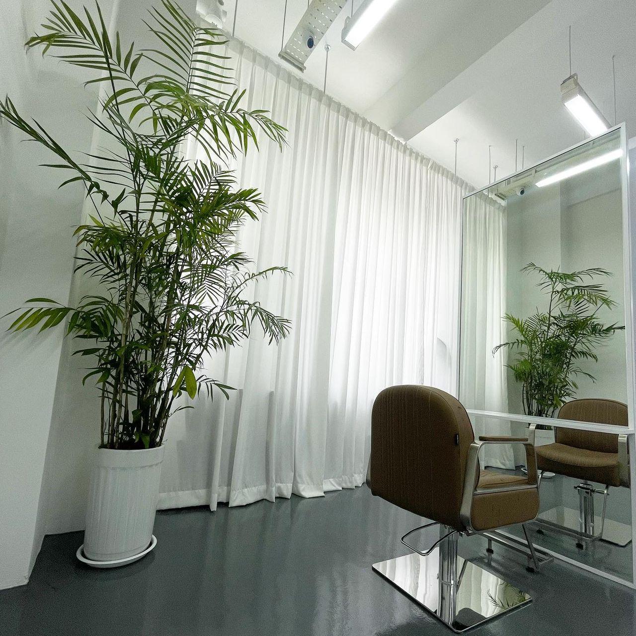 Kami Salon interior